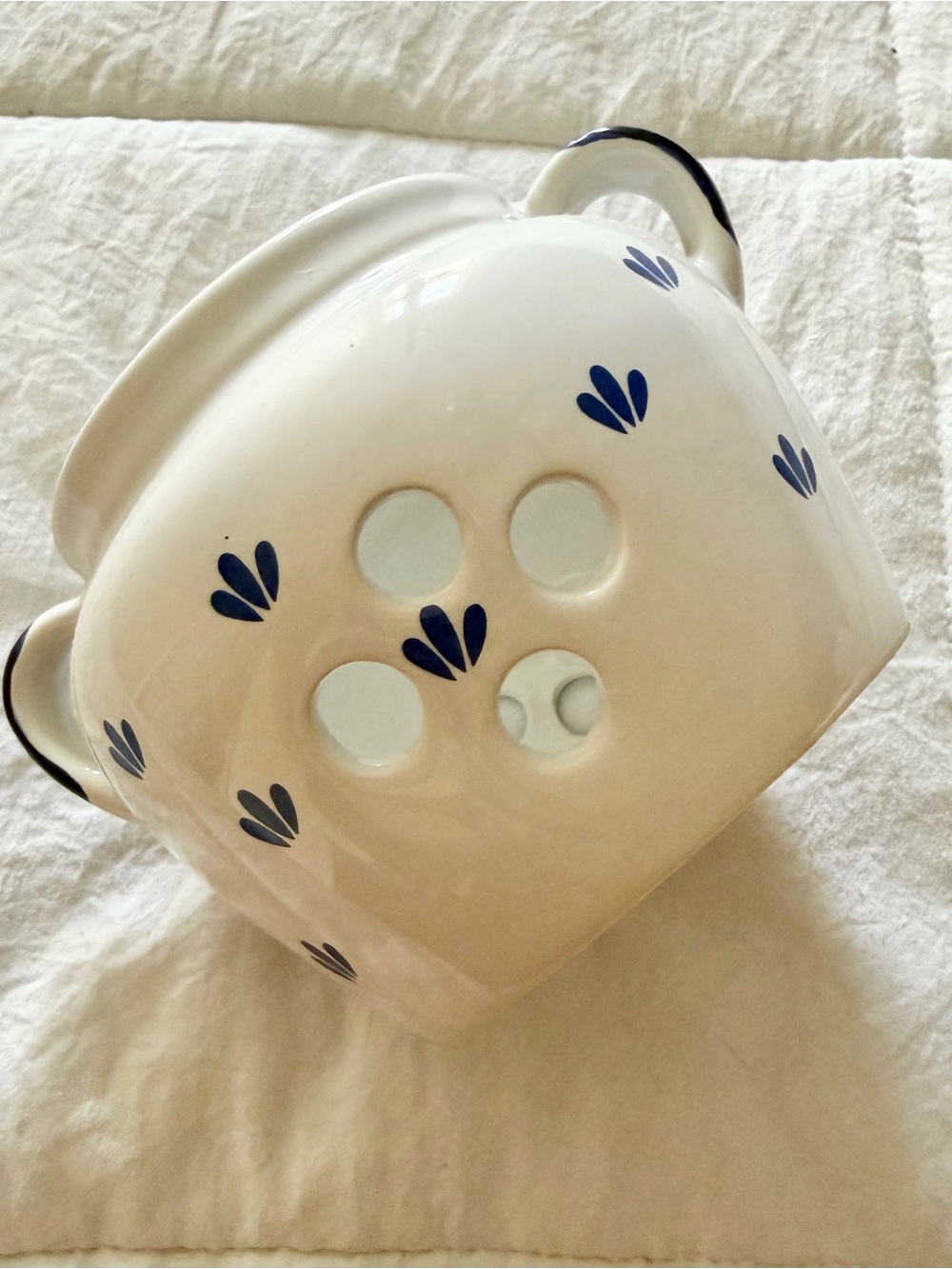 Norpro 5-Inch Ceramic Garlic Keeper - Picture 2 of 8